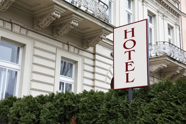 Hotel signboard — Fotografie, imagine de stoc