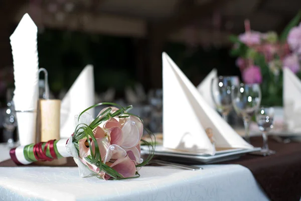 Bouquet sul tavolo — Foto Stock