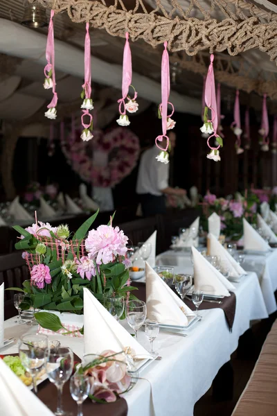 Bouquet sul tavolo — Foto Stock
