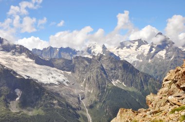 güzel panoramik yüksek dağ dombaj. Rusya