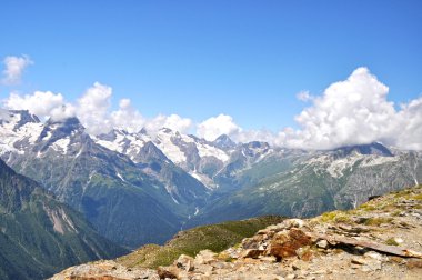 güzel panoramik yüksek dağ dombaj. Rusya