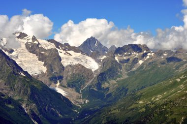 güzel panoramik yüksek dağ dombaj. Rusya