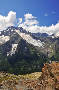 güzel panoramik yüksek dağ dombaj. Rusya