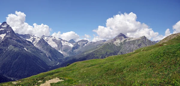 Muntele Caucaz — Fotografie, imagine de stoc