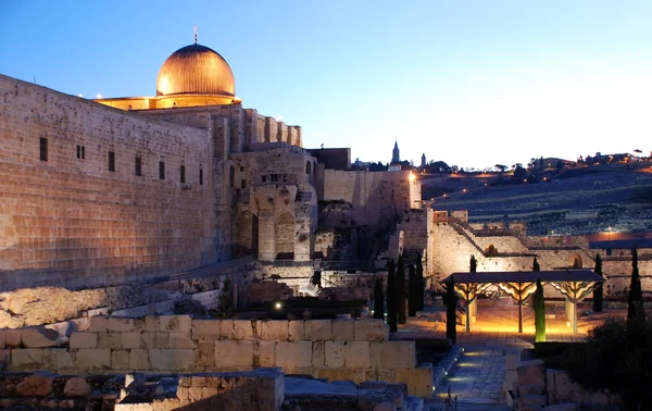 Oude stad van Jeruzalem - koepel van de rots — Stockfoto