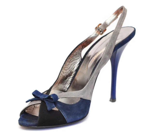 Sapato de salto alto azul isolado — Fotografia de Stock