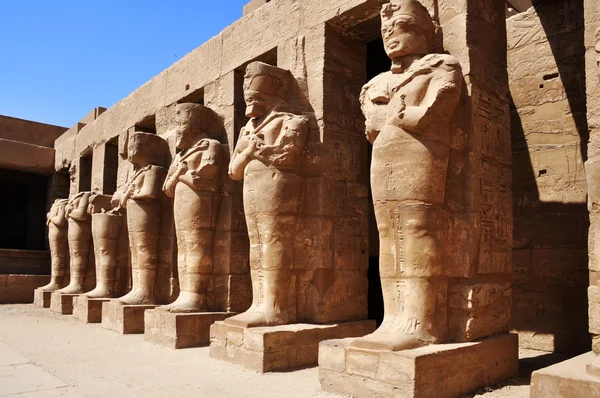 Phafaons an der wand des tempels ramzes ii, ägypten — Stockfoto