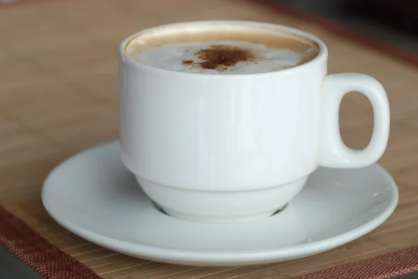 Nahaufnahme Bild von Espresso-Kaffee mit weißem Zucker. — Stockfoto