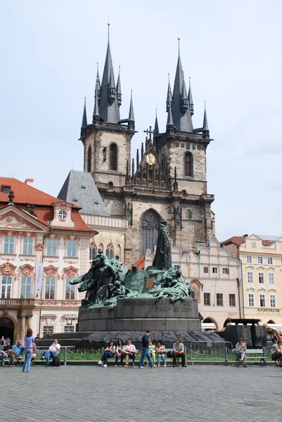 Katolikus templom emlékmű, hogy János király Szászország és kastély Dresden, Drezda, Németország — Stock Fotó