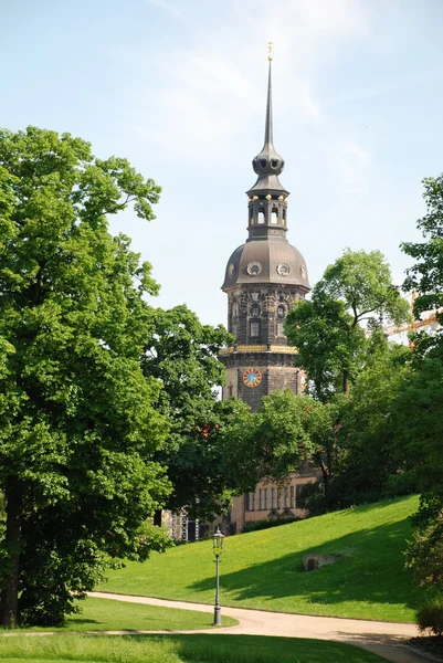 Igreja antiga com relógio em Dresden, Alemanha — Fotografia de Stock Grátis