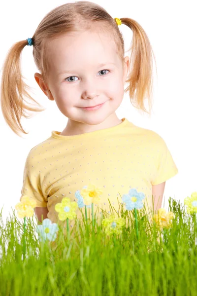 Lente portret van schattig klein meisje — Stockfoto