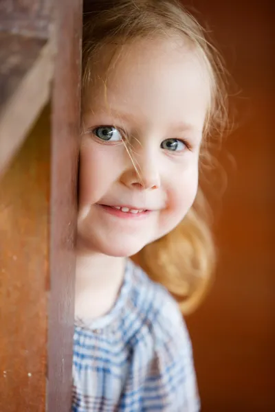 Adorable portrait de petite fille — Photo
