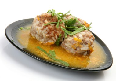 bir tabak pilav ile Beşamel sos