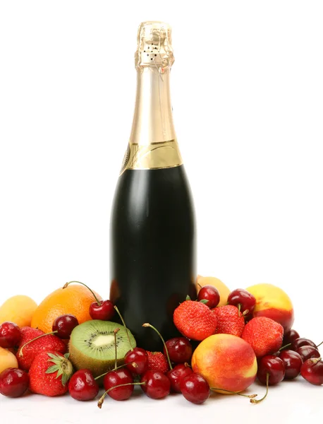 Dojrzałych owoców i szampana — Zdjęcie stockowe