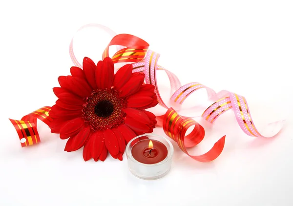 Mooie bloemen en kaarsen — Stockfoto