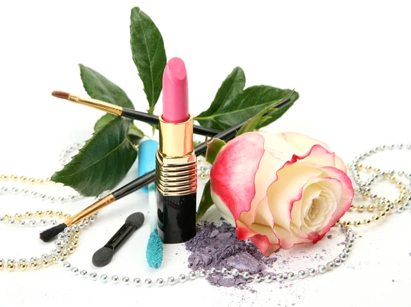 Decoratieve cosmetica en rose — Stockfoto