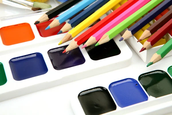 Фарби та олівців — стокове фото