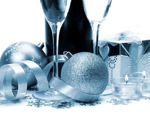 Champagne et ornements du Nouvel An — Photo