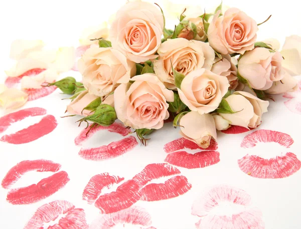 Jemné růže a růžové rty — Stock fotografie