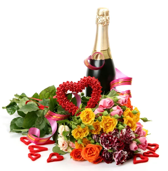 Champanhe e buquê de rosas — Fotografia de Stock