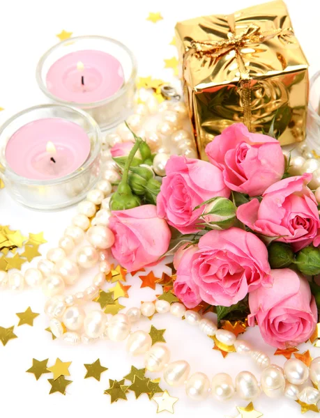 Caixas com presentes e rosas — Fotografia de Stock