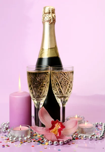 Champagne and flowers — Stock Photo, Image