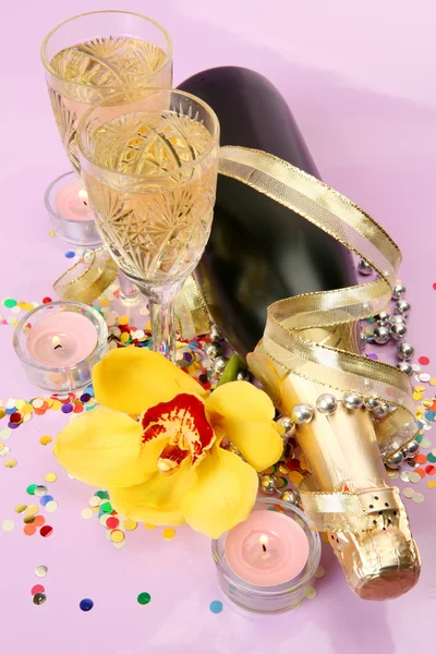 香槟和鲜花 — 图库照片