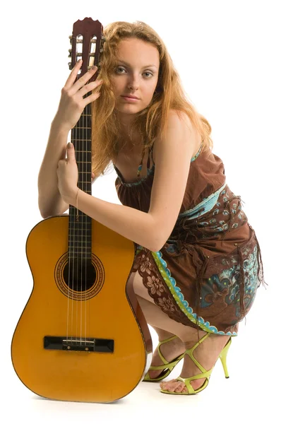 Flicka med gitarr — Stockfoto