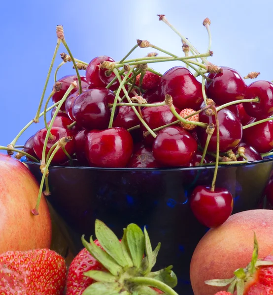 Fruit on plate — Stock Photo, Image