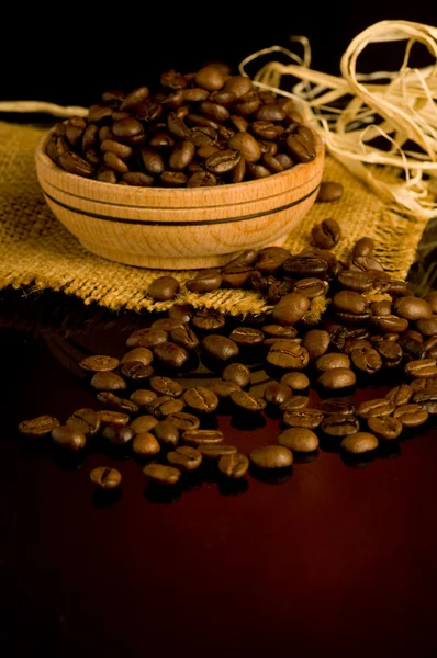 Tazza di chicchi di caffè — Foto Stock