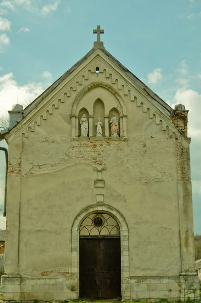 Церковь в руинах — стоковое фото