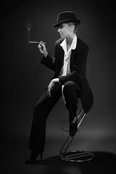 Yetişkin kadın Sigara İçilmeyen çubuk — Stok fotoğraf
