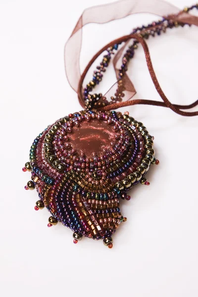 Декоративное бусиновое ожерелье — стоковое фото