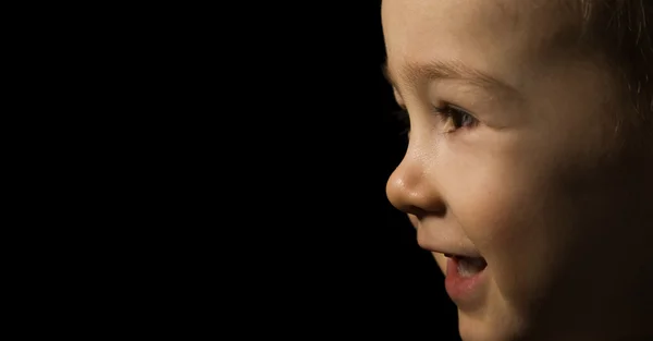 Щасливе дитяче обличчя крупним планом — стокове фото