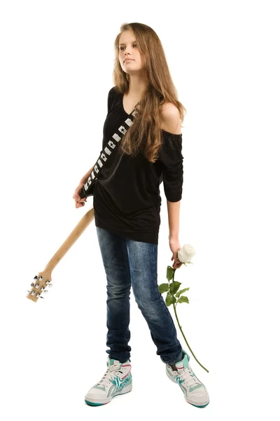 Glad tjej med elgitarr — Stockfoto