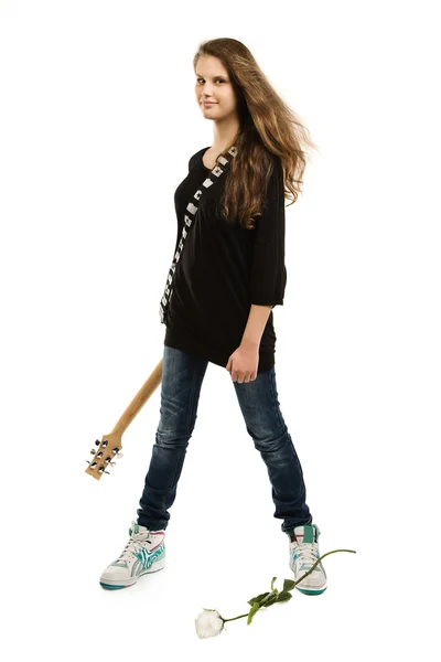 Felice sorridente ragazza con chitarra elettrica — Foto Stock