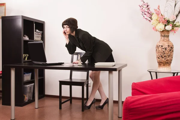 Αυτοπεποίθηση Γραμματέας σε γραφείο — Φωτογραφία Αρχείου