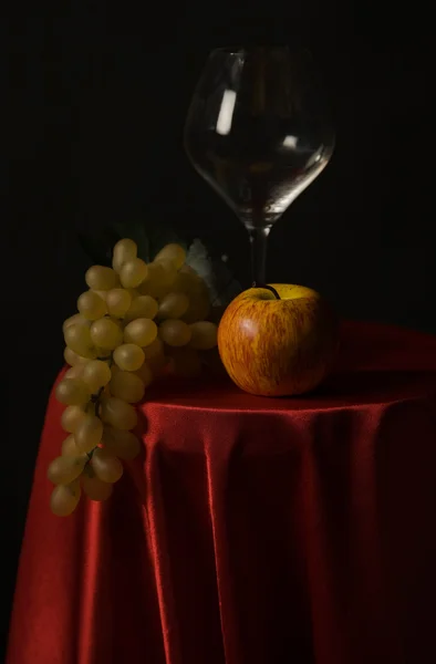 Natürmort meyve ve şarap cam — Stok fotoğraf