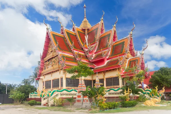 En av bygningene til Wat Plai Laem – stockfoto