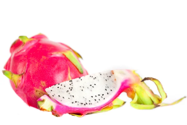 Φέτα pitaya που απομονώνονται σε λευκό φόντο — Φωτογραφία Αρχείου