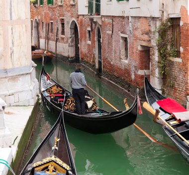 Gondola in Venice channel clipart