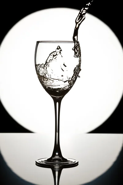 Flowing wine — Stock Photo, Image