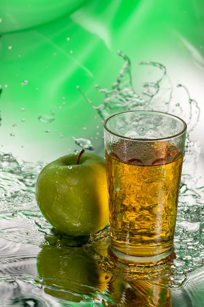 Elma suyu — Stok fotoğraf