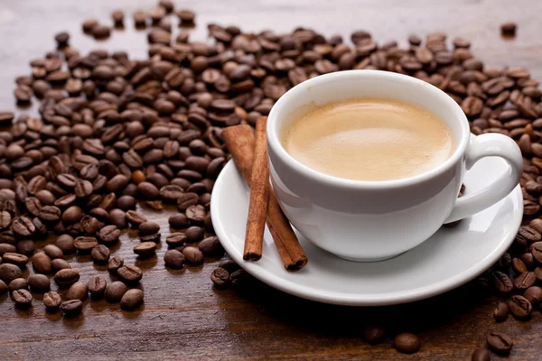 Taza de café con canela — Foto de Stock