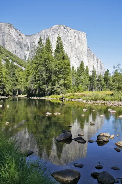 Il monolite roccioso... — Foto Stock