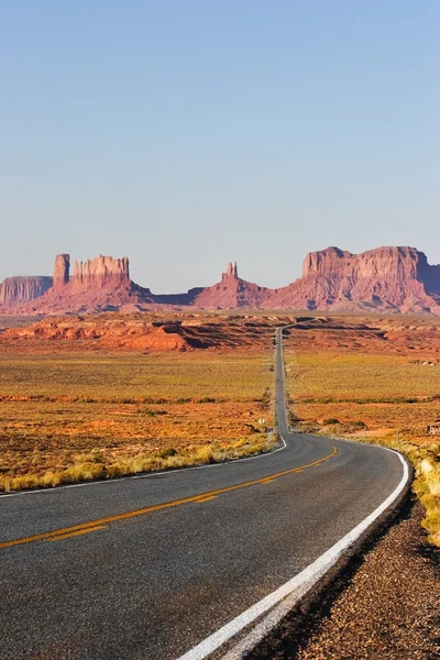 Monument Valley en el desierto rojo — Foto de Stock