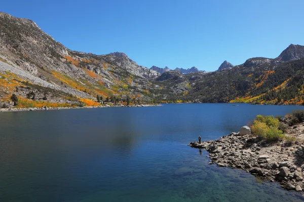 El lago de montaña — Foto de Stock
