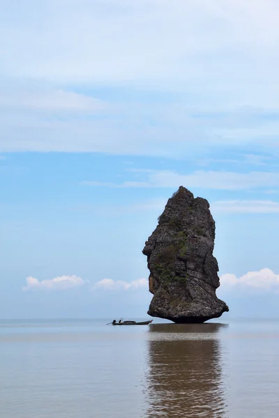 Der Insel-Felsen-Segel-Felsen — Stockfoto
