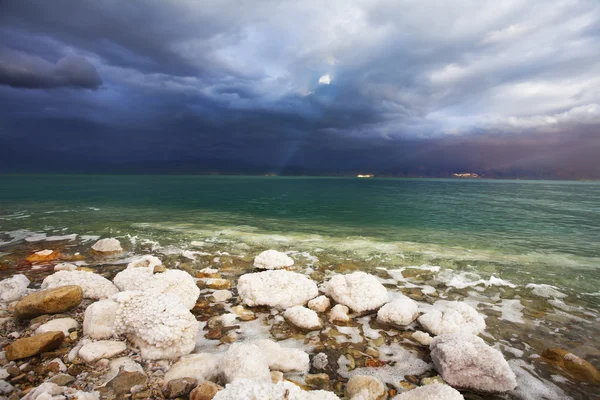 Improbable effects during a thunder-storm on the Dead Sea — Stock Photo, Image