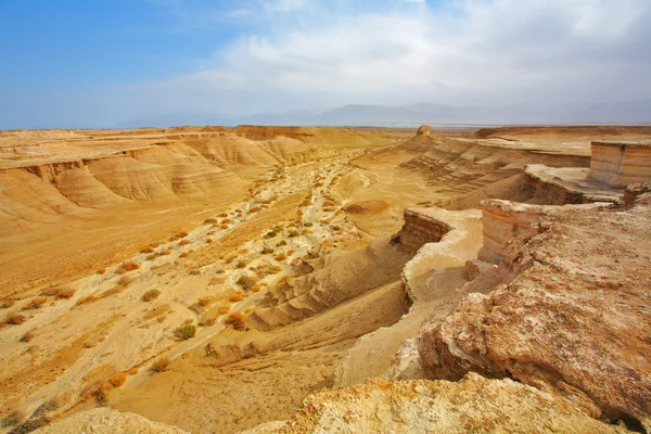 Segla utmed kusten av det döda havet i israel — Stockfoto